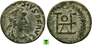 AE4 / Constantinopolis / Theodosius II